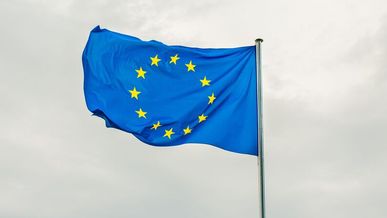 Franchise en Afrique vs Europe : quelles différences pour les investisseurs ?