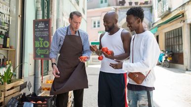 Franchise alimentaire en Afrique : pourquoi le commerce de proximité devient stratégique en 2026 ?