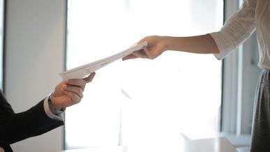 Pourquoi le DIP, Document d’Information Précontractuel, devrait-il être obligatoire partout en Afrique comme en Tunisie ?